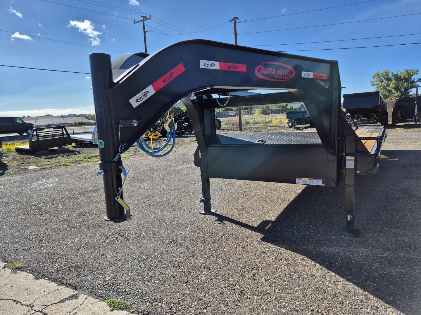 2026 Dura-Haul Gooseneck Tandem Axle Deckover/16,000 GVWR/8’x25′