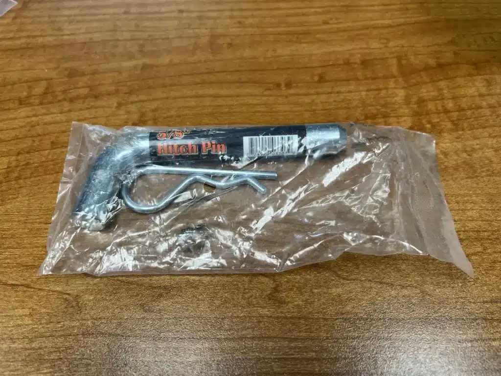 Hitch Pin, 5/8″, Clamshell, w/Hairpin Cot