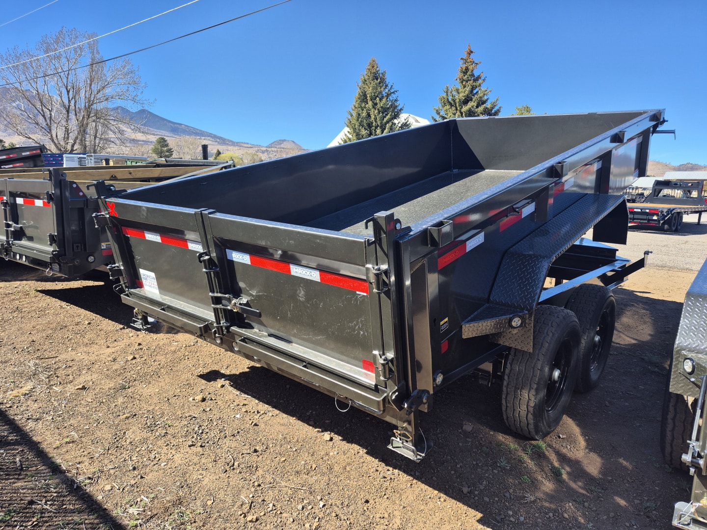 2026 MAXX-D I-Beam Tandem Axle Dump/14,000 GVWR/83″x14′