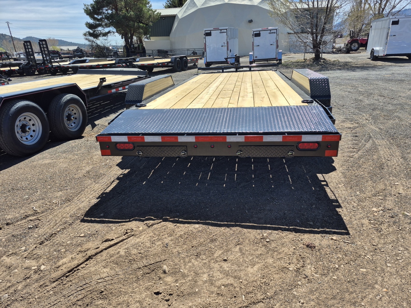2026 Delco Trailers 8″ I-Beam Carhauler 83″ x 18′ BP