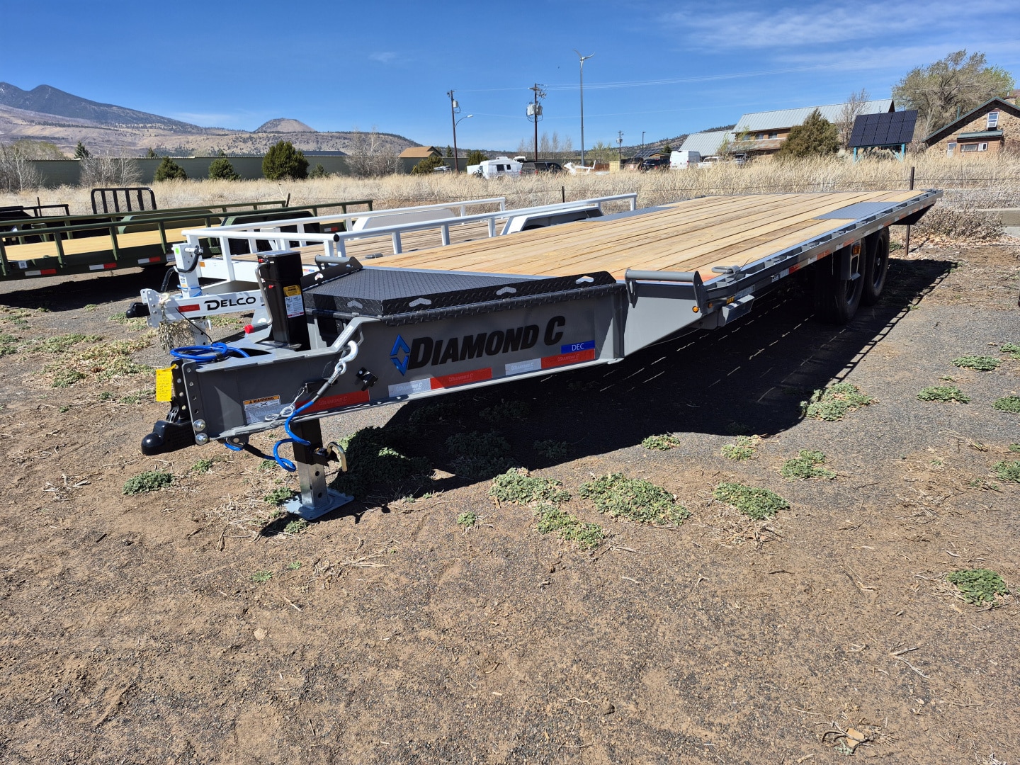 2026 Diamond C Tandem Axle Deckover Equipment/14,000 GVWR/102″X20′